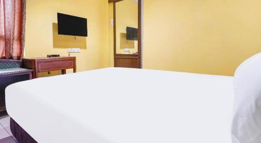 קלאנג Oyo 90486 New Station Hotel מראה חיצוני תמונה